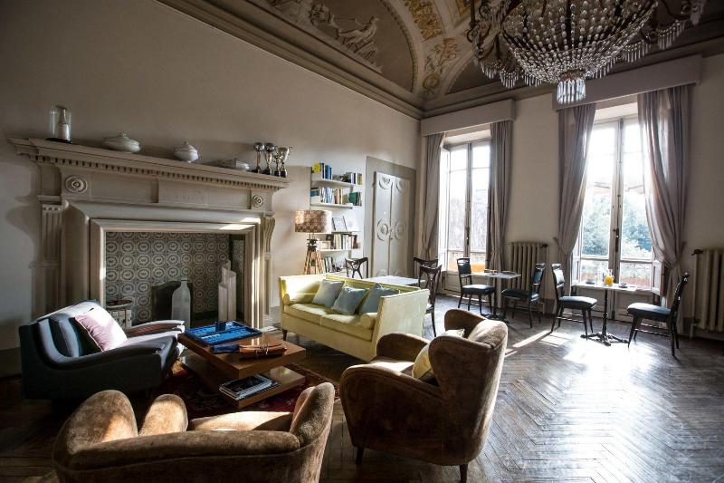 Adastra Suites - Lobi