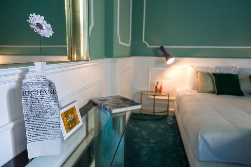 Adastra Suites - Oda