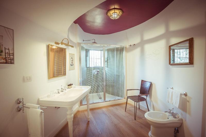 Adastra Suites - Oda