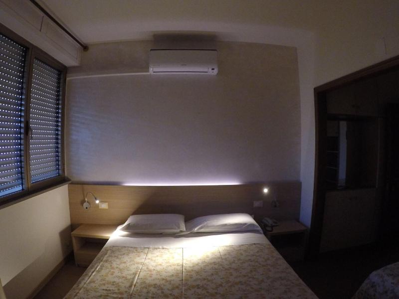 Hotel Nyers - Oda