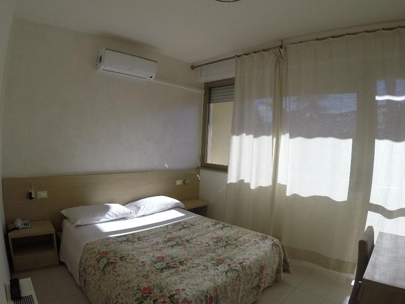 Hotel Nyers - Oda