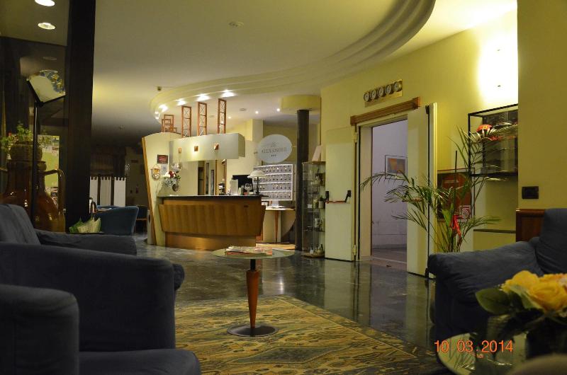 Hotel Alexander - Lobi
