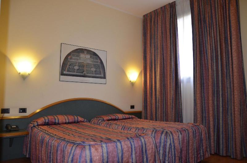 Hotel Alexander - Oda