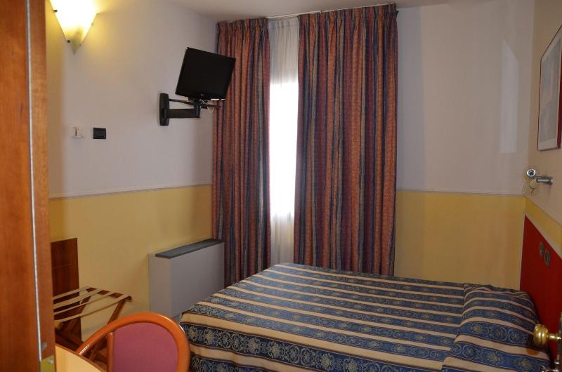 Hotel Alexander - Oda
