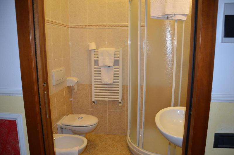 Hotel Alexander - Oda