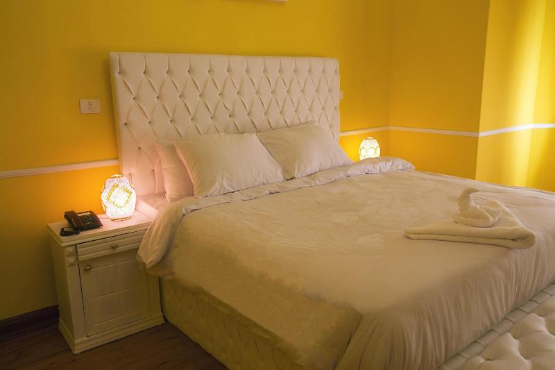 Tahrir Plaza Suites - Oda