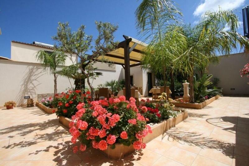 Amaryllis Hotel - Teras