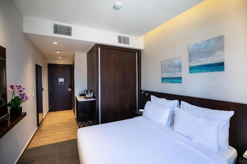 The Compass Hotel - Oda