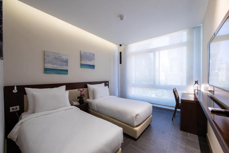 The Compass Hotel - Oda