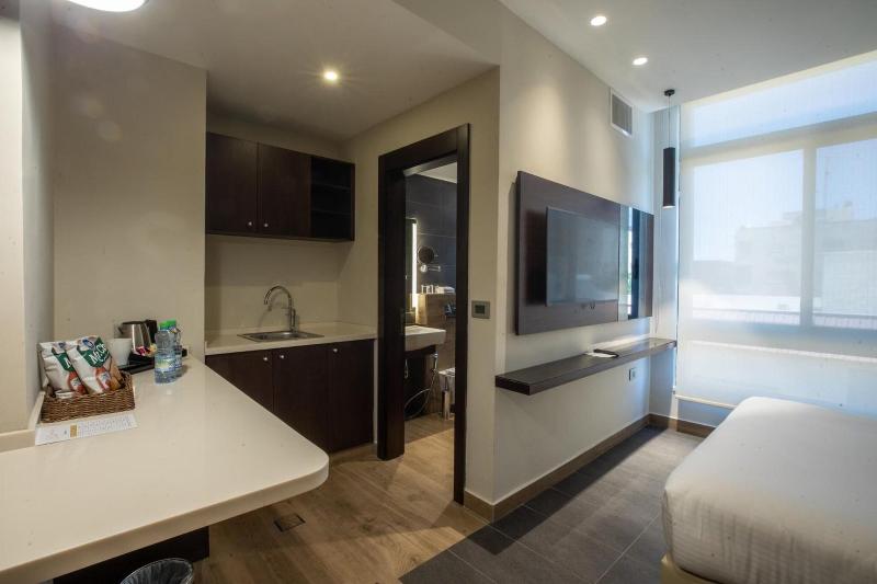 The Compass Hotel - Oda