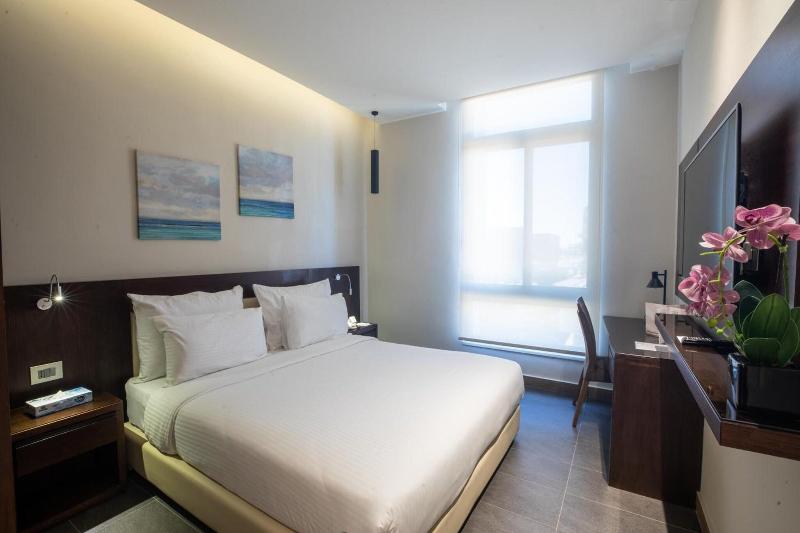 The Compass Hotel - Oda