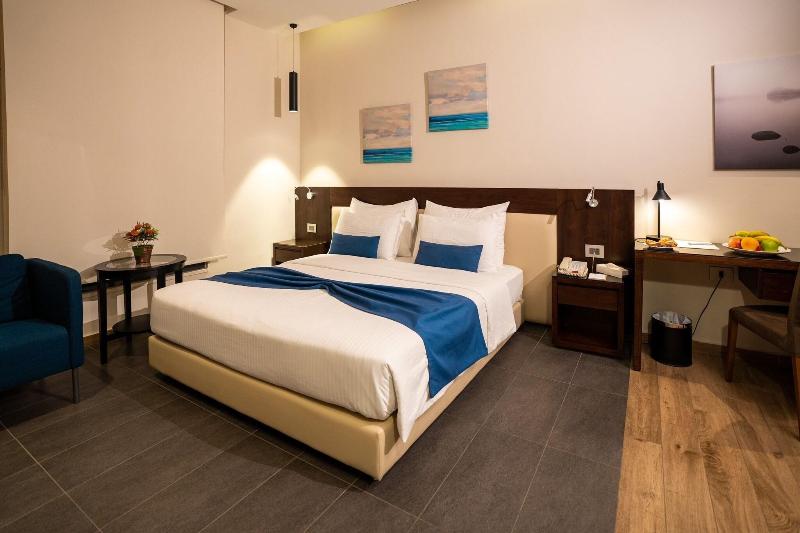 The Compass Hotel - Oda