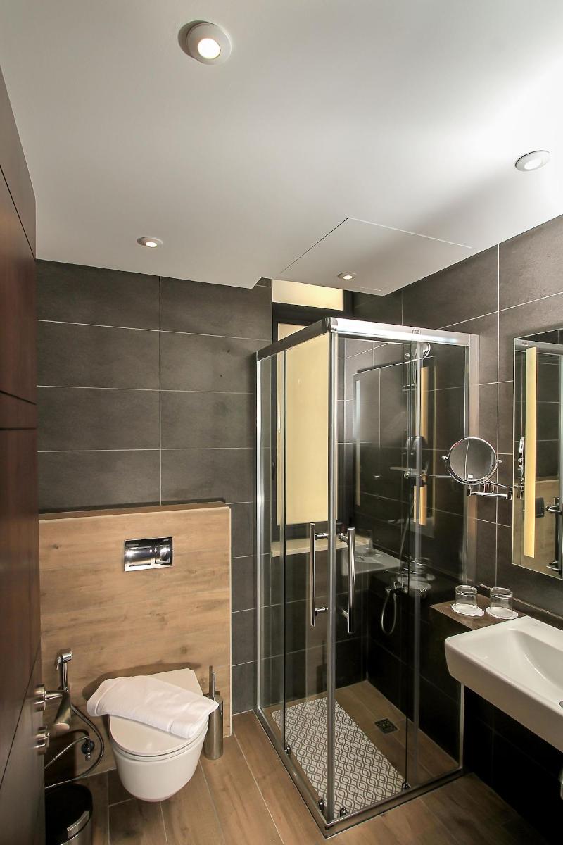 The Compass Hotel - Oda