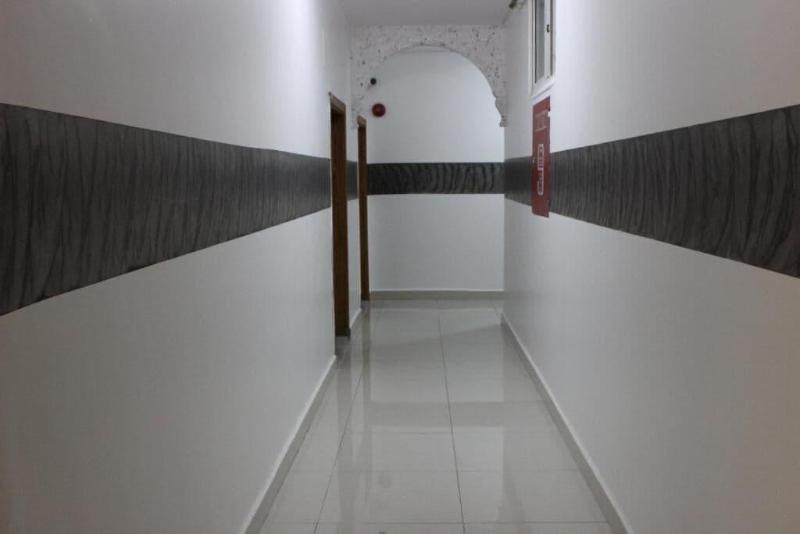 Sara Crown Hotel - Lobi