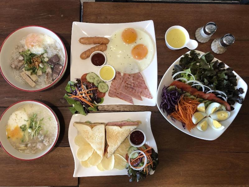 Chernchan Hostel - Restoran