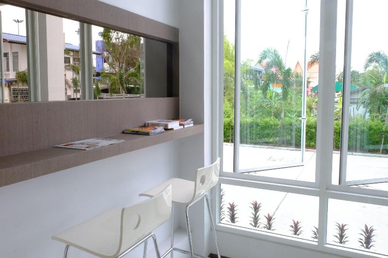 Charisma Residence - Lobi