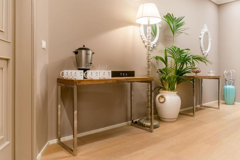 051 Suites - Lobi