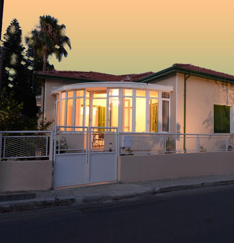 Avgi's Home - Genel