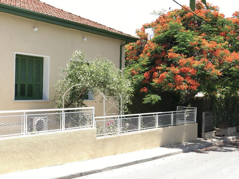 Avgi's Home - Genel