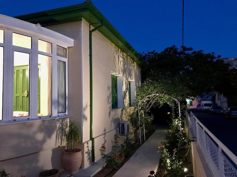 Avgi's Home - Genel