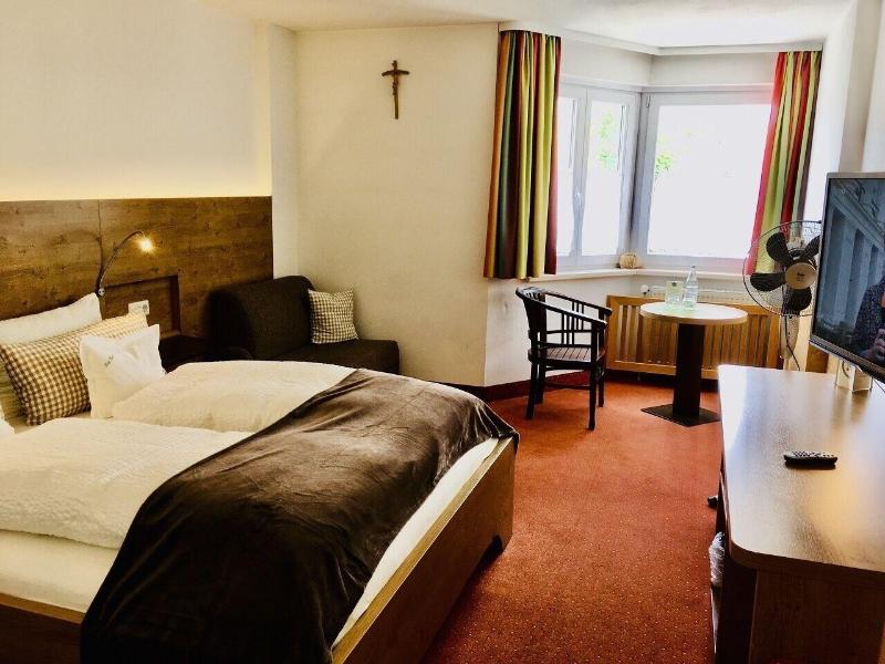 Isar Hotel - Oda