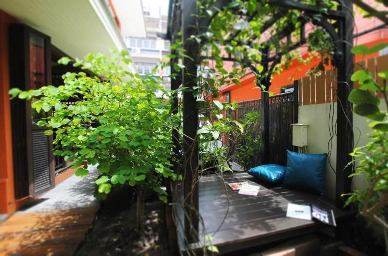 Focal Local Bed And Breakfast - Teras