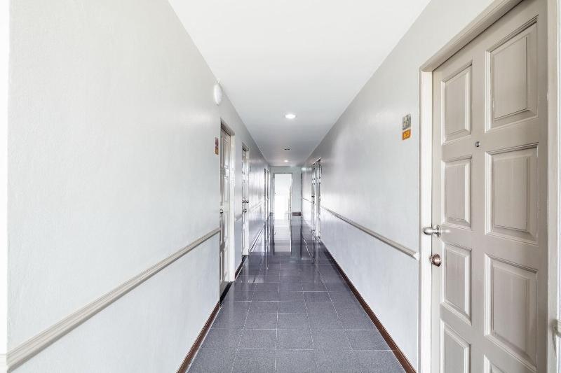 Livotel Express Hotel Bang Kruai - Lobi