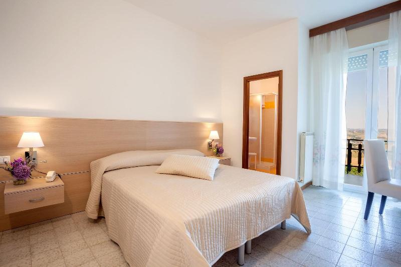 La Cantinella - Oda