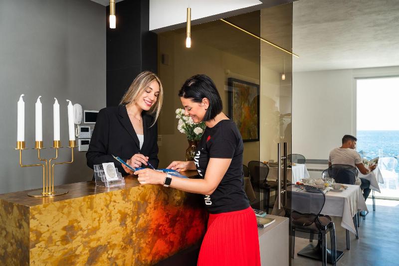 Re Dionisio Boutique Hotel - Lobi