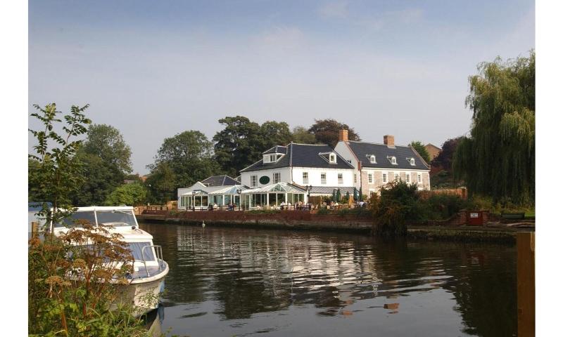 Waveney Inn - Genel
