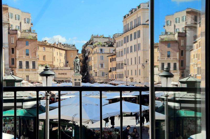 Mama's Home Rome - Oda