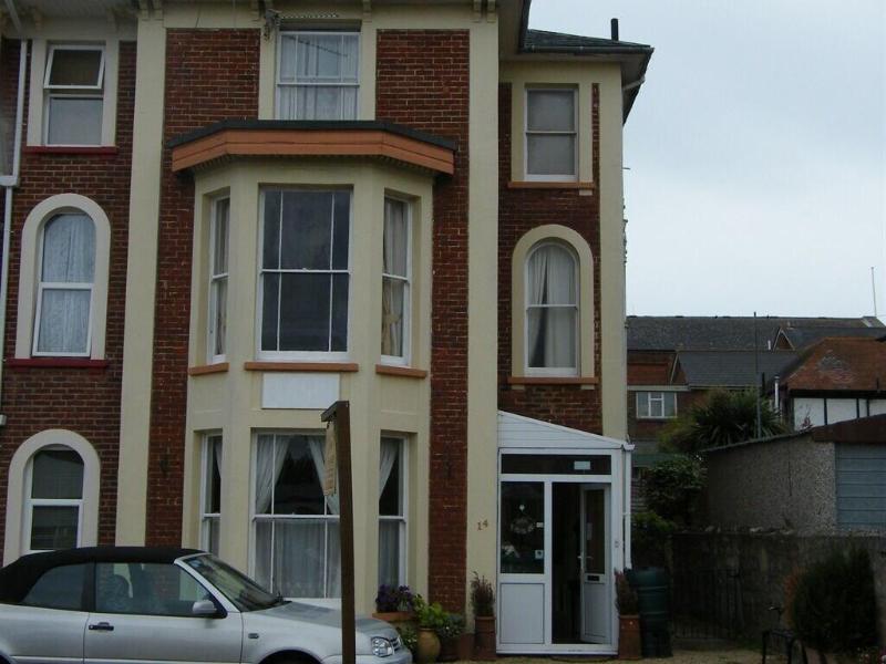 Whitecliff View - Genel