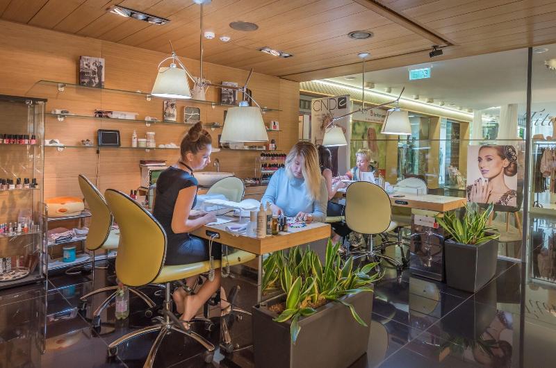 Hotel ZENA beauty & shopping center - Aktivite