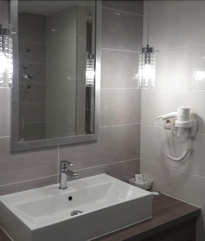 Hotel ZENA beauty & shopping center - Oda