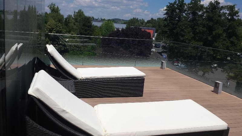 Hotel ZENA beauty & shopping center - Teras