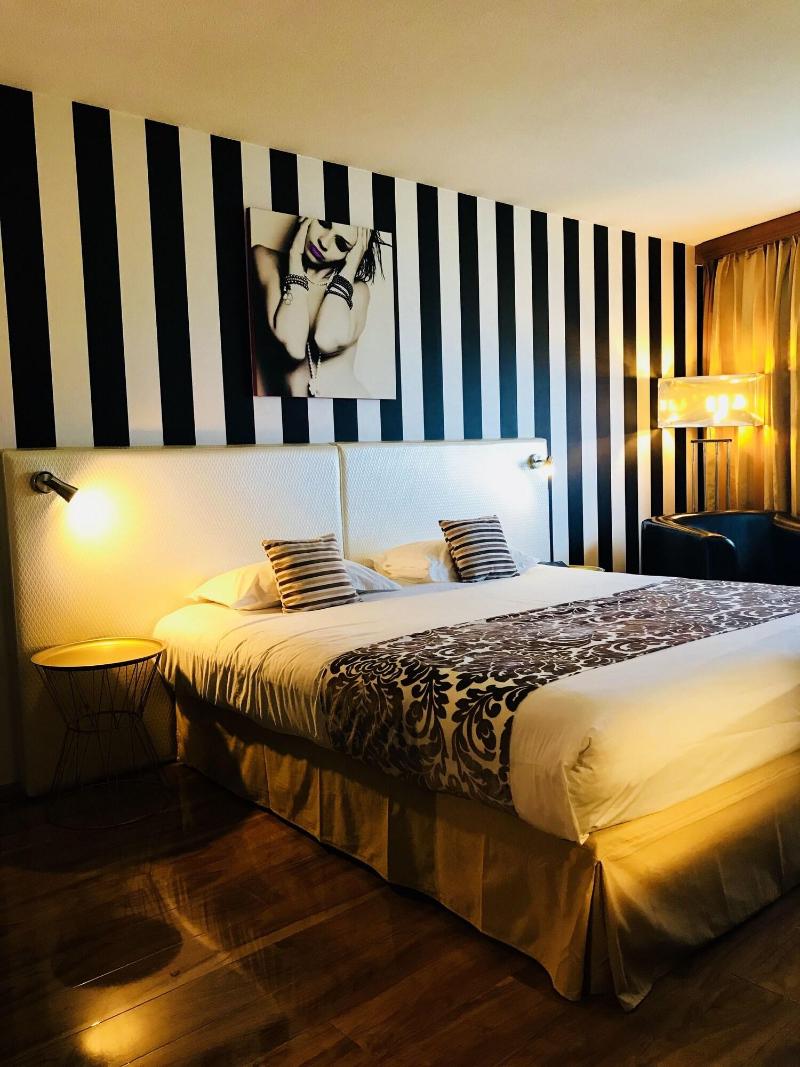 Grand Hôtel de Nîmes - Genel