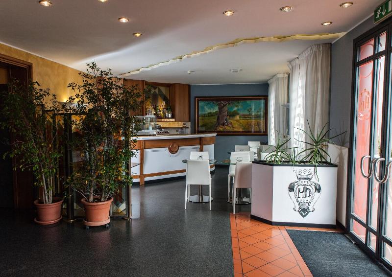 Hotel Daunia - Lobi