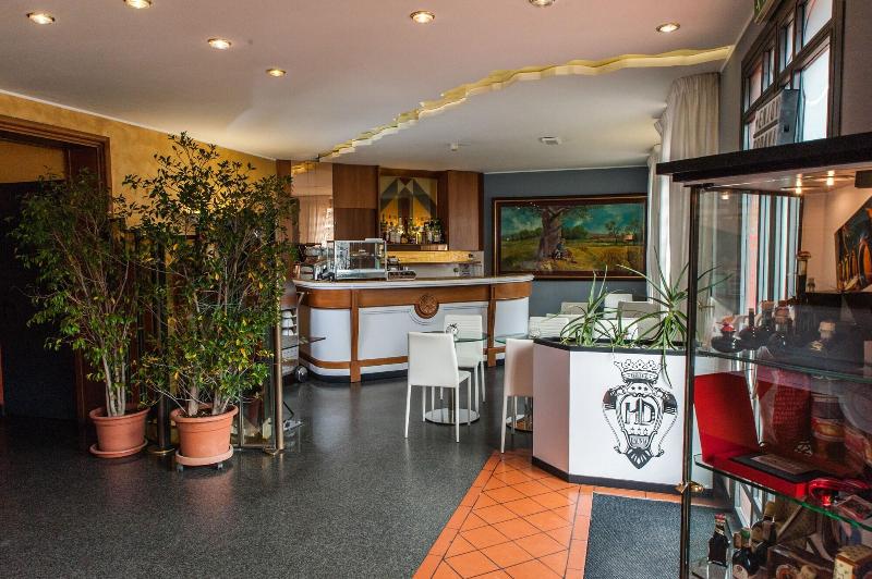 Hotel Daunia - Lobi