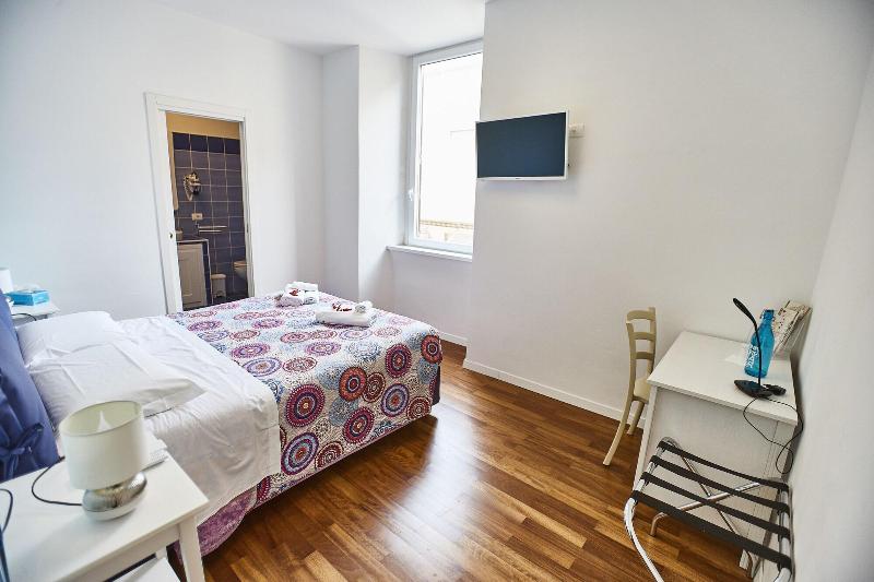 B&B HomEitaly Civitavecchia - Oda