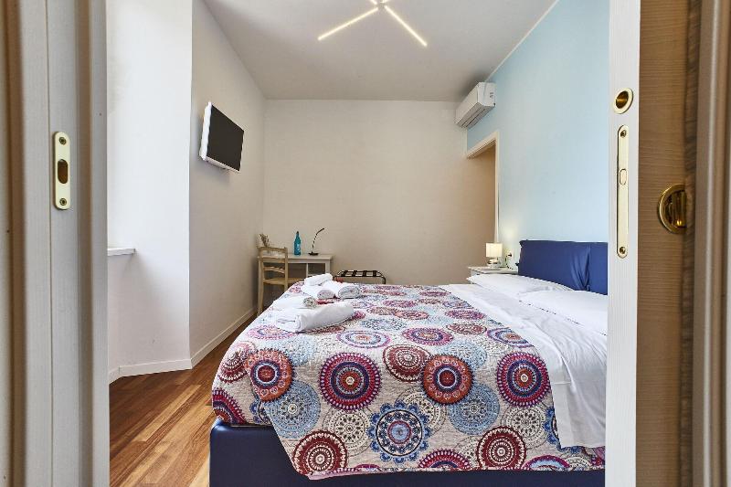 B&B HomEitaly Civitavecchia - Oda