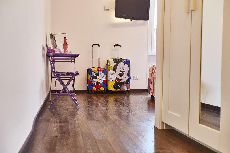 B&B HomEitaly Civitavecchia - Oda