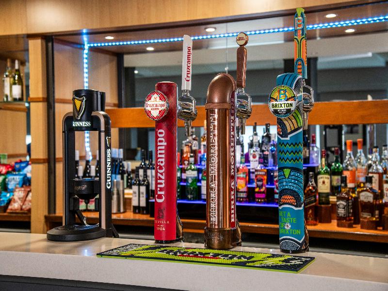 Holiday Inn Express Glasgow City Riverside - Bar