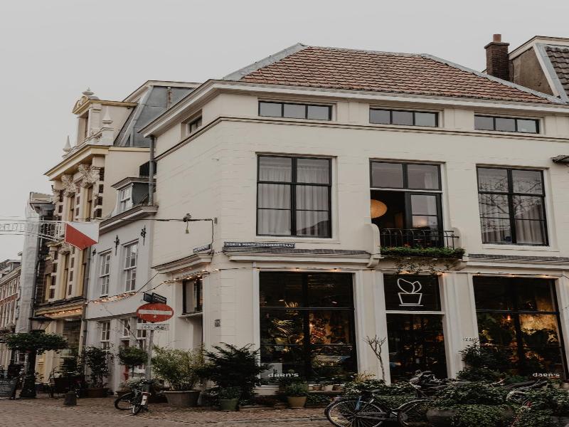 Mother Goose Hotel - Genel
