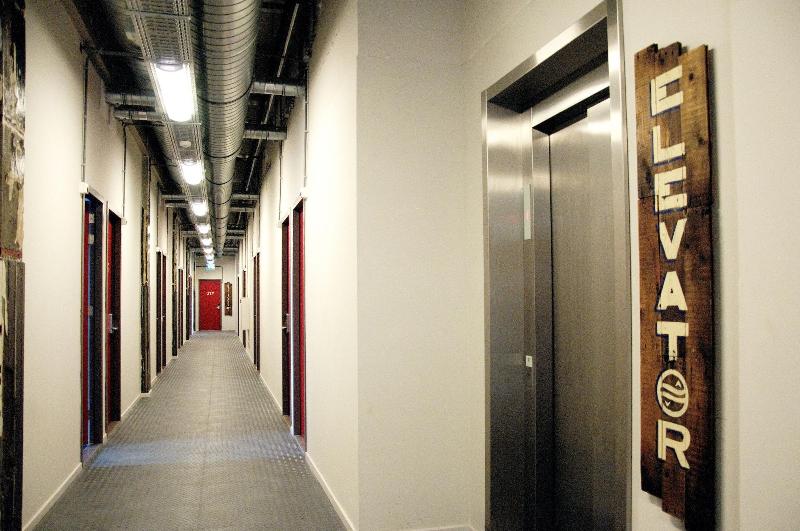 Blue Collar Hotel - Hostel - Lobi