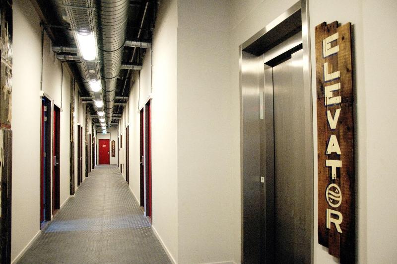 Blue Collar Hotel - Hostel - Lobi