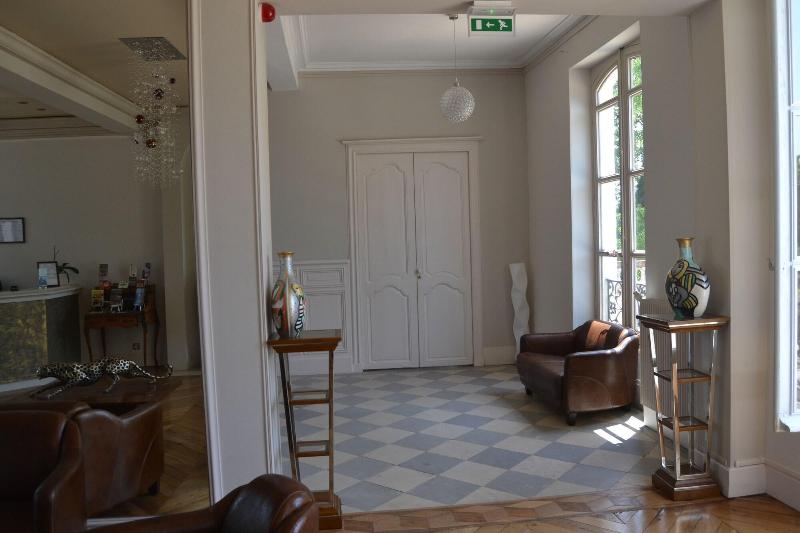 Chateau Saint Marcel - Lobi
