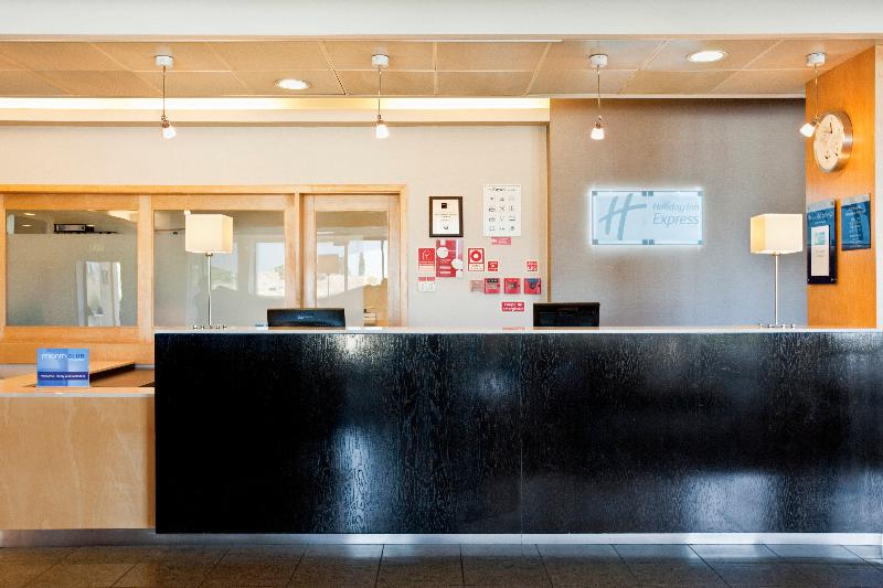 Holiday Inn Express Lisbon-Oeiras - Lobi