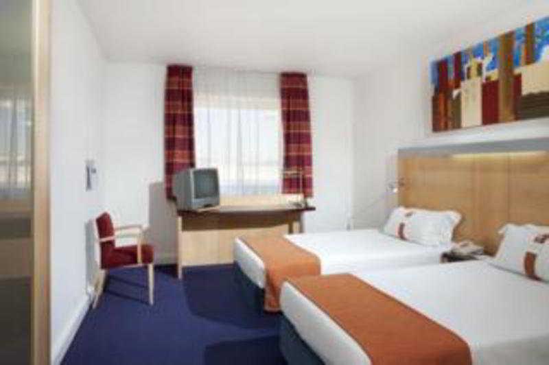 Holiday Inn Express Lisbon-Oeiras - Oda