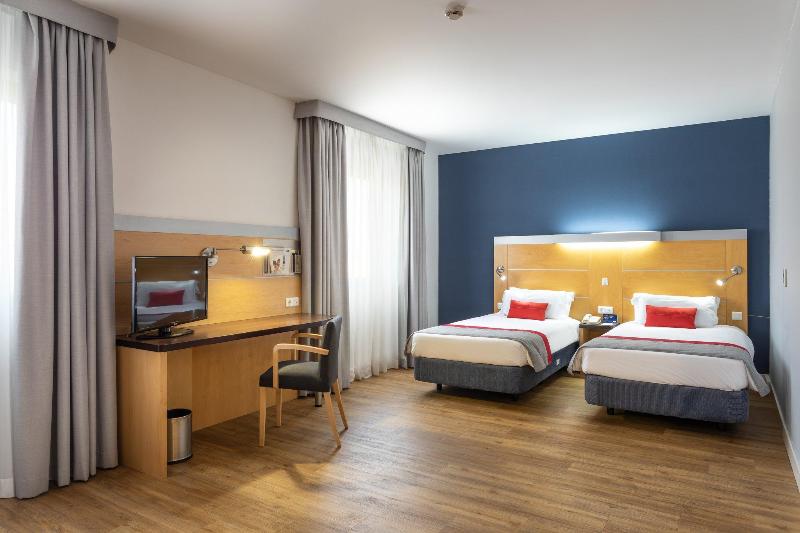 Holiday Inn Express Lisbon-Oeiras - Oda