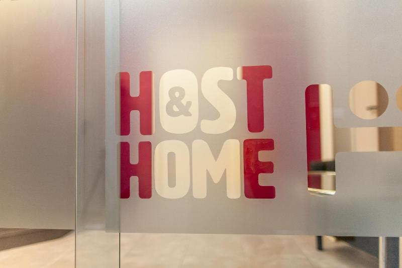 Host & Home - Lobi